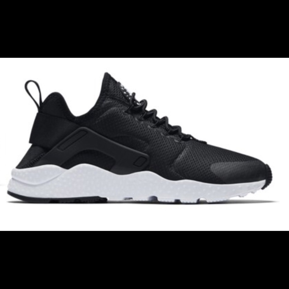 Air Huaraches by Nike